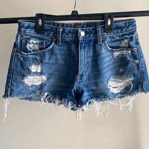 Abercrombie low rise short
